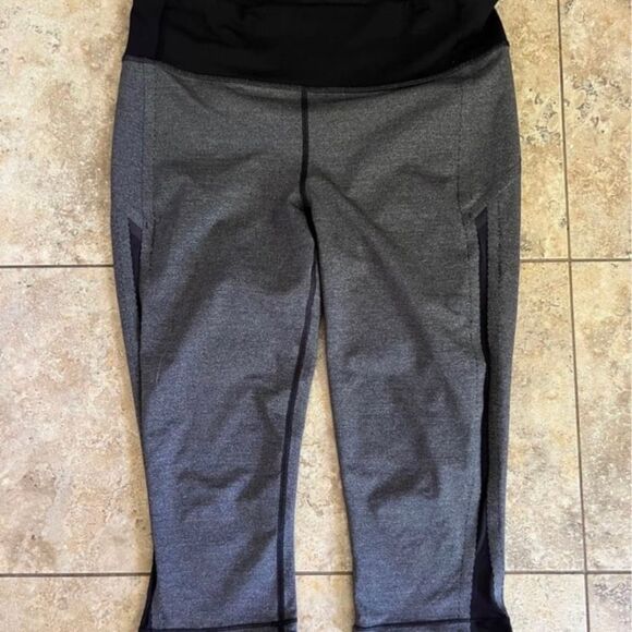 Lululemon Smooth Stride Crop Heathered Black / Black. - Picture 1 of 3